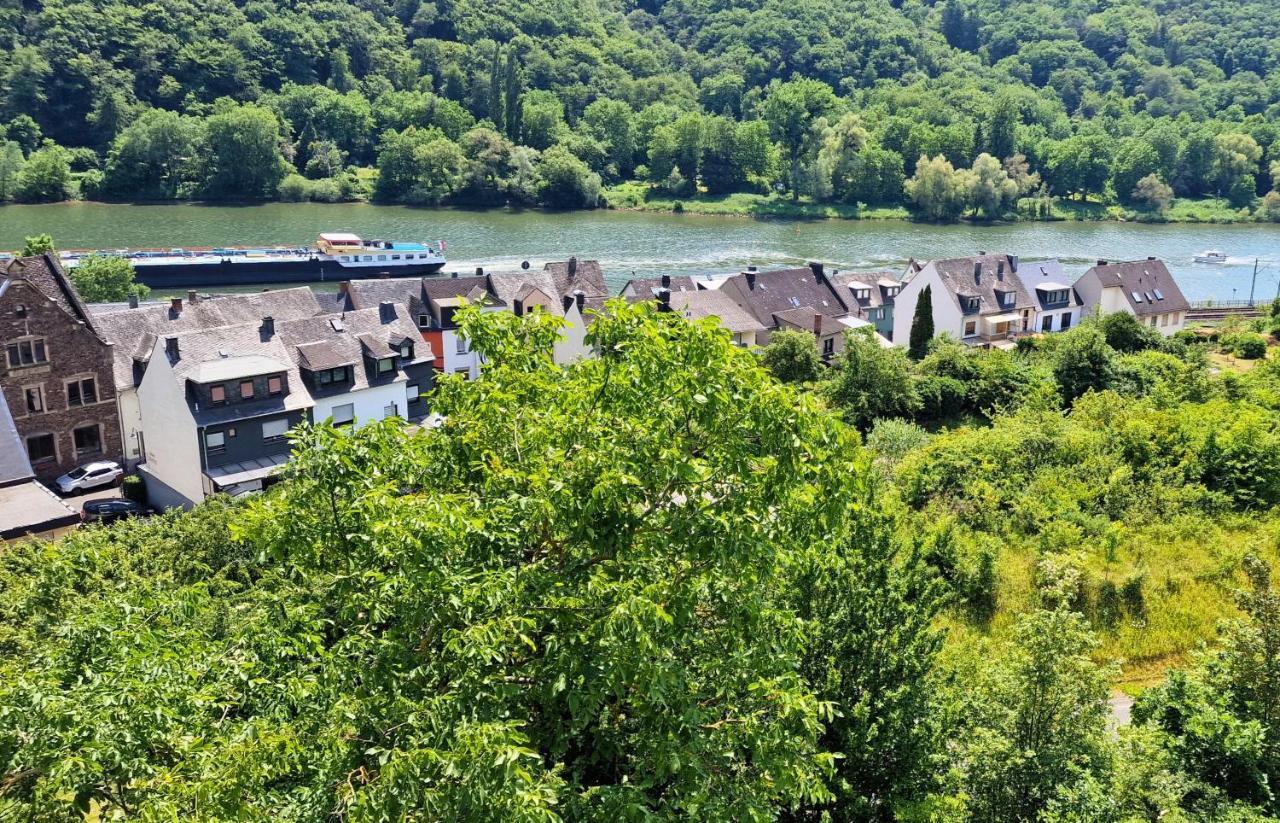 Riesling Appartement For 2 - 4 People - Billiards - Balcony With Mosel View - Parking - Wine Barrel Bar - Fully Equipped Kitchen - Netflix - Waiputv - 3 Km From Cochem 克洛滕 外观 照片