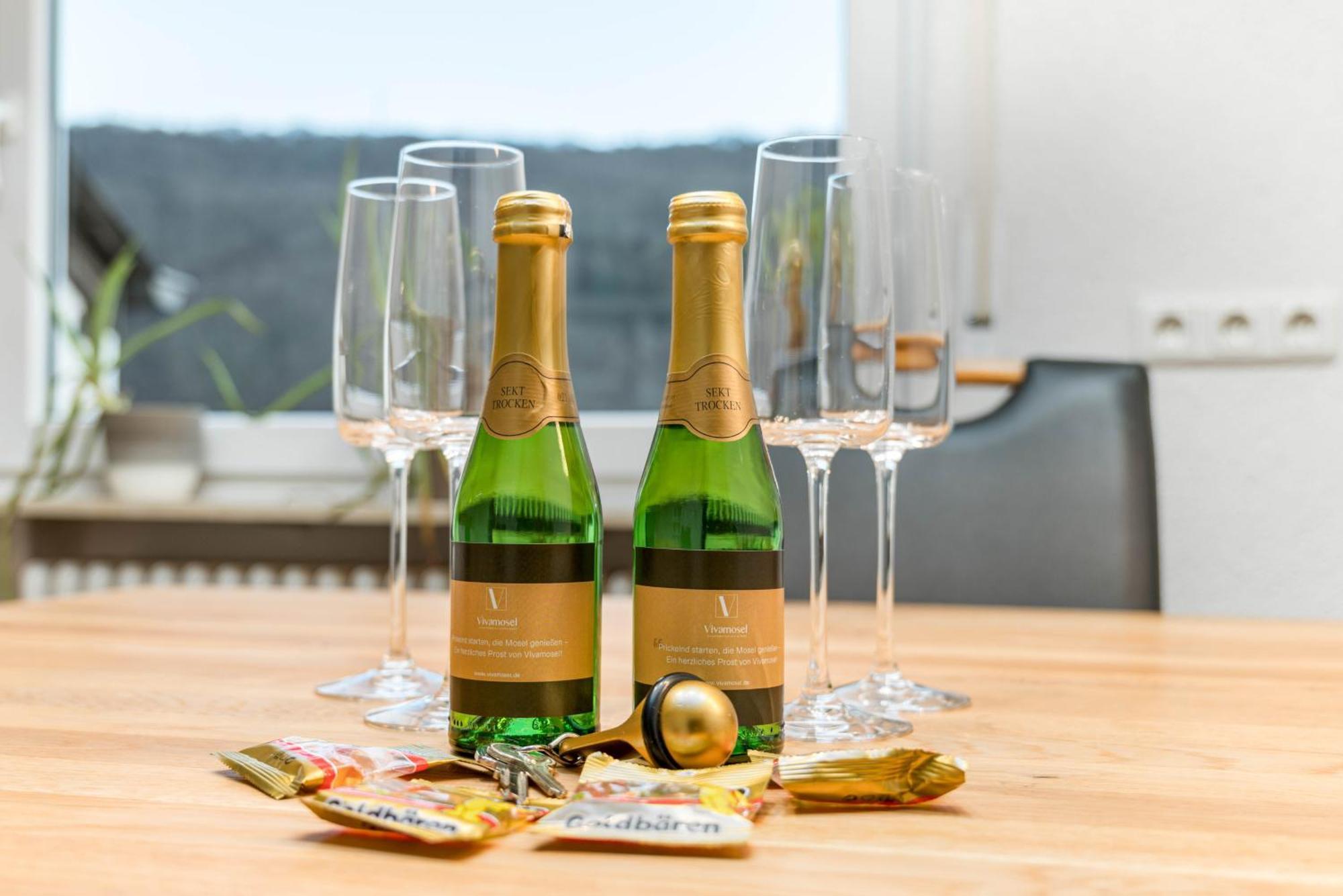 Riesling Appartement For 2 - 4 People - Billiards - Balcony With Mosel View - Parking - Wine Barrel Bar - Fully Equipped Kitchen - Netflix - Waiputv - 3 Km From Cochem 克洛滕 外观 照片