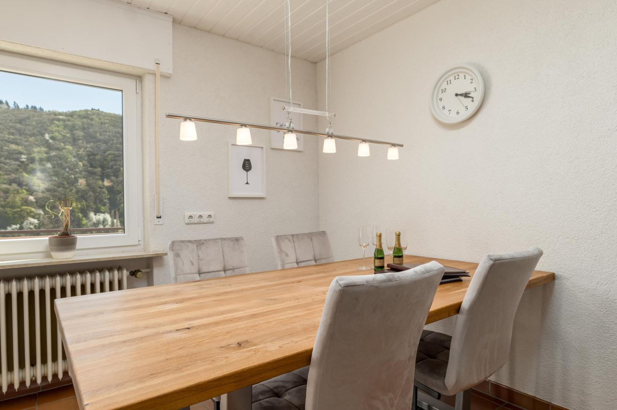 Riesling Appartement For 2 - 4 People - Billiards - Balcony With Mosel View - Parking - Wine Barrel Bar - Fully Equipped Kitchen - Netflix - Waiputv - 3 Km From Cochem 克洛滕 外观 照片