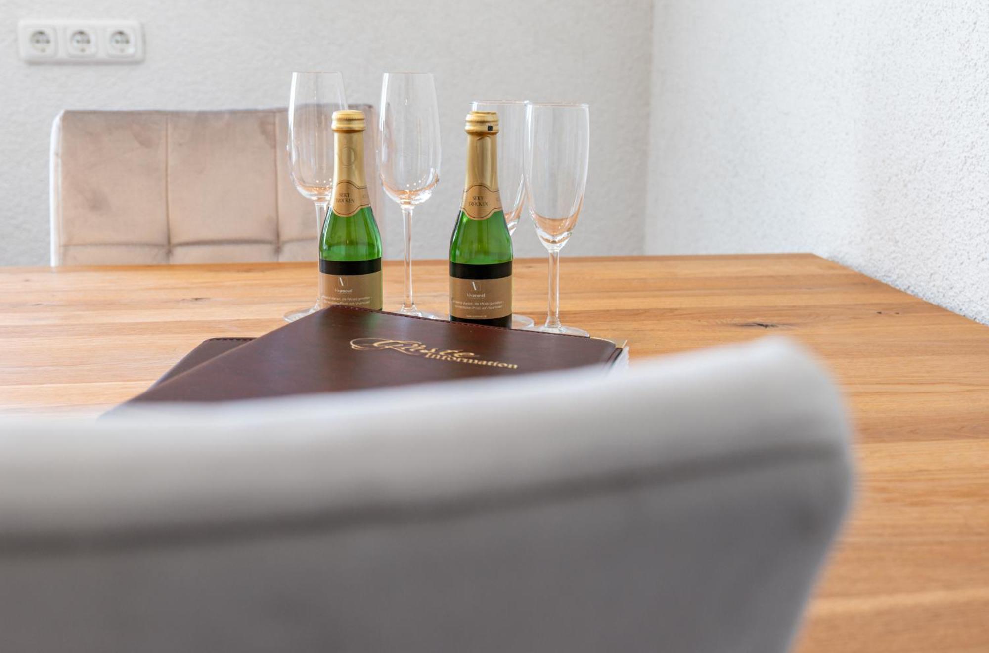 Riesling Appartement For 2 - 4 People - Billiards - Balcony With Mosel View - Parking - Wine Barrel Bar - Fully Equipped Kitchen - Netflix - Waiputv - 3 Km From Cochem 克洛滕 外观 照片